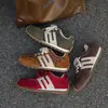 Zapatillas de entrenamiento retro alemanas versátiles de bloques de color para mujer, zapatos casuales de otoño 2026, estilo nuevo, cuero suave, suela gruesa
