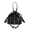 Bolso de Hombro Trendy Estilo Coreano con Remaches para Mujer, Bolso de Mano Ligero Compacto Elegante Tipo Cubo para el Trabajo y los Viajes