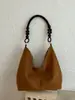 Bolso de mano exquisito de gran capacidad retro europeo y americano, nuevo bolso tipo cubo de un solo hombro para axila para mujer de otoño e invierno