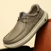 2026 Transmissão ao Vivo Tênis de Couro Fosco Ultra Leve Resistente ao Desgaste Retro Sapatos Casuais Masculinos de Couro Sola Grossa Sapatos da Moda Sapatos de Primavera para Dirigir
