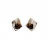 Pendientes cuadrados irregulares de textura vintage con piedra ojo de tigre, pendientes de nicho de alta gama, versátiles para el uso diario y para ir al trabajo