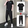 [Conjunto de Seda de Gelo] Camiseta Esportiva Masculina de Manga Curta de Secagem Rápida para o Verão, Calça Versátil de Seda de Gelo para Jovens, Top Solto de Meia-Manga