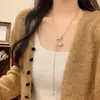 Collar con colgante minimalista de gota de agua para mujer, estilo largo para otoño e invierno, adecuado para sudaderas y suéteres, casual y versátil, accesorio de lujo minimalista con un toque de alta gama