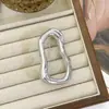 Broche Redondo Asimétrico Casual Simplificado Estilo Retro Francés Geométrico Pin de Alta Gama para Chaqueta de Traje Suéter Tendencia Femenina