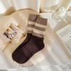 Meias Femininas Outono e Inverno Meias de Comprimento Médio Quente Engrossado Estilo Coreano Moda Academia Estilo Preto e Branco Listrado Meias Femininas
