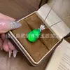 Collar de Gema para la Fortuna y la Prosperidad Colgante de Calabaza de Lujo con Calcedonia Verde Hielo Incrustada Plateado al Por Mayor Ágata Verde Brillante Jadita