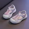Sandalias casuales de malla para niños, nuevo estilo de verano 2025, sandalias transpirables caladas para niñas, sandalias antideslizantes de suela suave para niños