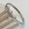 Pulseira Clássica de Luxo Leve Estilo Celebridade da Internet Simples e Versátil Amor Para Sempre para Mulheres Pulseira de Casal em Aço Titânio