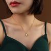 Nueva joyería ins europea y americana Collar de concha blanca de mar con circón rosa acero de titanio oro de 18 quilates Joker cadena clavicular al por mayor para mujer