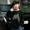 Camiseta de moda de manga larga 100% algodón para niños, nuevo modelo primavera 2026, top sencillo de dibujos animados para niños mayores y pequeños