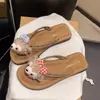 Chinelos de Solado Macio com Estampa de Bolinhas Desenho Animado Fofo para Mulheres Moda Verão 2026 Versátil Praia Planos Casuais