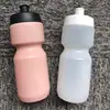 Diseño nuevo y creativo, nuevo modelo de exportación, venta directa, botella de plástico exterior de una sola capa, botella de agua para deportes en bicicleta