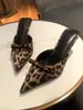 Elegantes Tacones Altos de Punta 2025 Nuevo Primavera/Verano Estilo Francés Hada Lazo Zapatos de Tacón de Aguja Cerrados