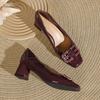 Sapatilhas de Bico Quadrado Boca Baixa Salto Médio Feminino Novo 2025 Primavera & Outono Sapatos de Casamento Vermelhos Femininos Salto Grosso Francês Salto Alto Que Não Cansa