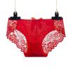 Roupa íntima vermelha Benmingnian feminina de algodão puro e seda gelada com renda sexy de cintura média-baixa e forro 100% algodão para viagem no Ano do Rato