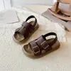 Sandalias Birkenstock para Niños 2026 Verano Nuevas para Niñas Suela Suave Punta Abierta Zapatos de Playa para Niños Transpirables Versátiles Sandalias Pantuflas