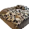 Juego de Ropa de Cama de Cuatro Piezas de Peluche de Piel de Conejo con Estampado de Leopardo Maillard Cubre Duvet de Felpa de Coral de Leche Grueso para Invierno Sábana Cálida Ropa de Cama