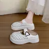 Chinelos rasteirinhas Mary Jane retrô franceses de bolinhas com bico fechado para mulheres, novo modelo 2026, mules rasteiras de bico quadrado para uso externo