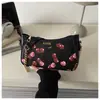 Bolso Cruzado de un Solo Hombro Nuevo, Moderno y Único, Bolso de Mujer Simple Texturizado tipo Dumpling, Bolso de Nicho de Moda para el Verano 2026
