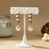 Pendientes Colgantes de Perla Retro Franceses con Diseño de Nicho, Lujo Ligero y Sensación de Alta Gama, Pendientes para el Día a Día para Mujer