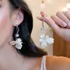 Pendientes de Flor de Lujo Ligero Imitación de Concha Francesa para Mujer Diseño de Nicho Elegantes de Gama Alta Pendientes Súper Hada de Pétalos