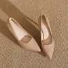 Impresionantes Zapatos Versátiles de Charol Nude 2026 Estilo Sexy de Nicho Impermeables Modernos Tacones de Aguja de Punta Fina