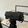 Bestseller Transfronteiriço Europeu e Americano da Amazon Bolsa de Mão Feminina Tecida à Mão Bolsa com Fecho de Encaixe Bolsa Baguete Moda Versátil Bolsa de Ombro Único