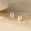 Brincos Nalan em Prata de Lei S925, Simples e Compactos, Redondos com Linhas Cravejadas de Diamantes e Contas, Adequados para o Dia a Dia, Modelo M07525