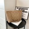Bolso de Mujer de Alta Gama Diseño Nicho Lujo Ligero Estilo Coreano Gran Capacidad Bolso Tote de Cadena Rómbica Bolso de Hombro Retro de Mujer