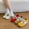 Tênis feminino retrô leve com cadarço 2026 primavera novo versátil sola grossa casual calçados esportivos