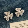 Brincos de Tarraxa Flor de Renda Concha Pérola Estilo Retrô Francês de Luxo Alto Padrão Acessórios de Brinco Simples Versáteis da Moda Nicho para Mulheres