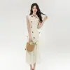 Colección 2026 de alta calidad: un vestido chic, que ciñe la cintura, de patchwork con un diseño único, que encarna la esencia del estilo chino moderno