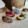 Zapatos de Argán para Niños de Exterior 2026 Otoño/Invierno Nuevo Estilo Zapatos Deportivos de Moda para Niños Estilo Coreano Ligeros para Niñas Zapatos de Entrenamiento Alemanes