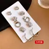 Brincos Redondos Plissados Flor Geométrica Torcida de Metal Agulha de Prata Brincos Estilo Retrô Europeu e Americano Brincos Elegantes da Moda para Mulheres