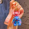 Llavero de Muñeca de Dibujos Animados Creativa Stitch Máquina de Juguetes Lindo Colgante para Bolso Llavero de Coche Pequeño Regalo Venta al por Mayor