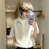 Camisa listrada de manga curta com decote em V, estilo falso duas peças, estilo americano para homens, camisa de meia manga de verão de alta qualidade, cleanfit, estilo old money