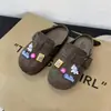 Sapatos Perfurados Estilo Birkenstock para Crianças, Antiderrapantes, Modelo Verão 2026, Tamancos para Meninos e Meninas, Sandálias Fechadas para Uso Interno e Externo