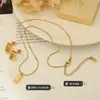 Set de Collar y Pendientes de Ladrillo de Oro Pequeño Chapado en Oro de Acero Inoxidable Transfronterizo Europeo y Americano, Accesorios Versátiles de Estilo Vintage de Lujo Ligero Francés