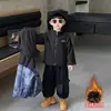 Conjunto de chaqueta acolchada de camuflaje de invierno para niños, estilo coreano, atuendo deportivo y elegante de dos piezas para niños, adecuado tanto para niños pequeños como mayores, calidad de exportación
