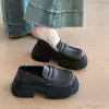 Mocassins plataforma estilo britânico para mulheres baixinhas, novos sapatos de salto único versáteis com salto grosso e solas grossas, coleção de outono 2026 sapatos pequenos de couro
