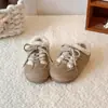 Zapatos Casuales de Algodón para Niñas 2025 Invierno Nuevos Infantiles Retro Forrados de Felpa para Bebé Suela Suave Casual Botas de Nieve
