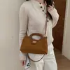 Bolso Retro de Gamuza y Terciopelo para Mujer 2026 Nuevo Estilo de Gama Alta Exquisito Bolso de Hombro para el Trabajo Bolso Cruzado Tipo Cubo