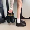 Sapatilhas Mary Jane de sola grossa com aumento de altura para mulheres, nova coleção outono 2026, mocassins versáteis, estilo britânico retrô, sapatos pequenos de couro