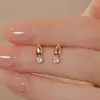 Brincos Pequenos de Gota com Diamante Flash Banhados a Ouro K em Prata S925 para Mulheres, Design Simples e de Alto Padrão, Novo Design de Nicho