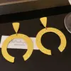 Explotaciones Transfronterizas Europeas y Americanas Moda Pendientes Sencillos Nuevo Sentido de Alta Gama Pendientes de Flor de Metal Pendientes de Estilo de Corte Retro