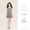 Conjunto de otoño 2026 para niñas Amybaby: cárdigan de punto bordado nuevo, chaleco, camisa, falda plisada gris