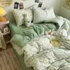 Juego de cuatro piezas de algodón puro Clase A para dormir sin nada, estilo ins de algodón fresco lavado con estampado de dibujos animados para dormitorio, juego de tres piezas con sábana bajera