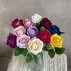 Rosa Única de Veludo Simulada 7cm Shopping Center Móveis para Casa Hotel Salão de Casamento Arranjo de Flores Rosa Noiva Segurando Flores Artificiais