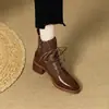 Botines de tobillo nuevos estilo británico 2026, puntera fina, versátiles, con cordones, forrados de felpa, tacón alto grueso, estilo retro francés Martin boots para mujer
