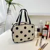 Nova Bolsa de Maquiagem de Bolinhas Feminina Casual Versátil Simples Leve Bolsa de Mão para o Trabalho Nicho Bolsa de Armazenamento de Alta Qualidade